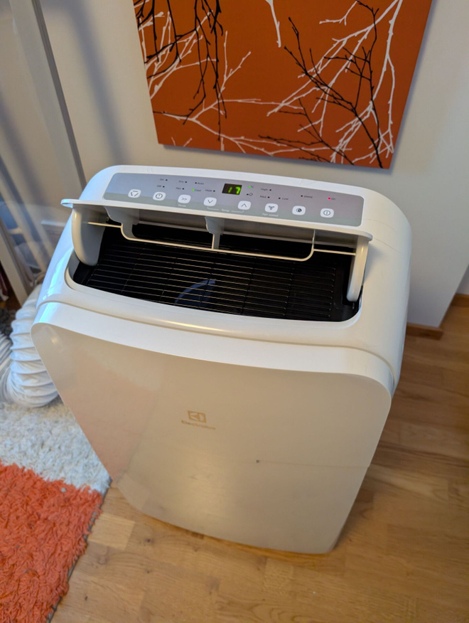 Siirrettävä ilmastointilaite Electrolux EXP12HN1W6 + letku t