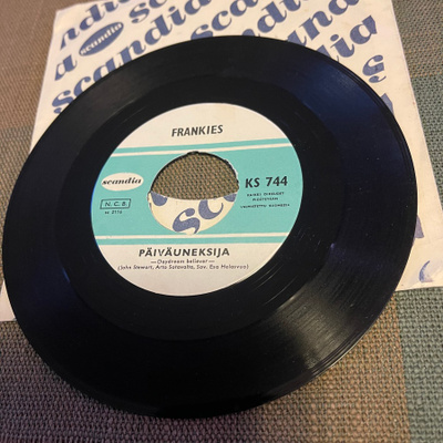 FRANKIES: Päiväuneksija * Tuuleen kadonnut  *FIN 1968
