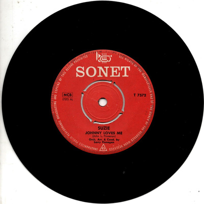 SUZIE: Johnny Loves Me / Whenever My Love Passes Me By 7"