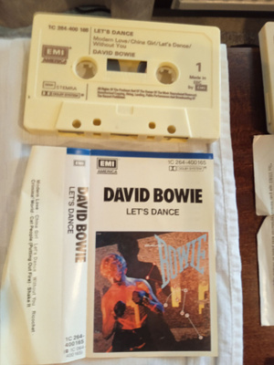 C- KASETTI: DAVID BOWIE : LET;S DANCE