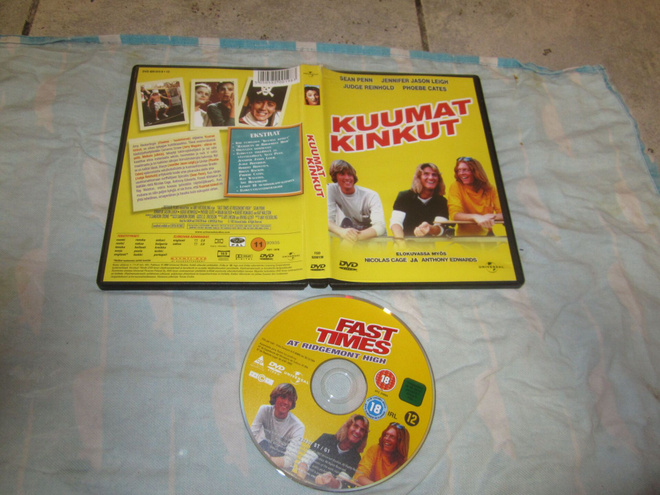 Kuumat Kinkut - Fast Times at Ridgemont High ( SUOMIPAINOS )
