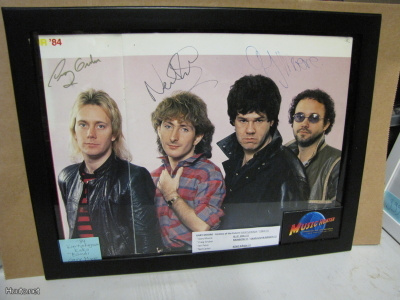 GARY MOORE - VICTIMS OF THE FUTURE KIERTUEKIRJA NIMMAREILLA!