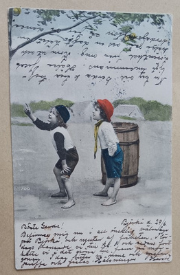 Lapset poimimassa omenoita tynnyriin, väripk, p. 1903