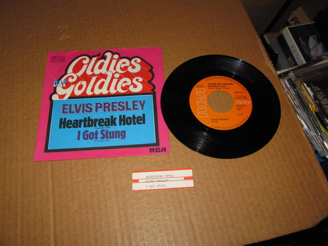 Elvis Presley 7" Heartbreak Hotel/I Got Stung,PS  v.198?