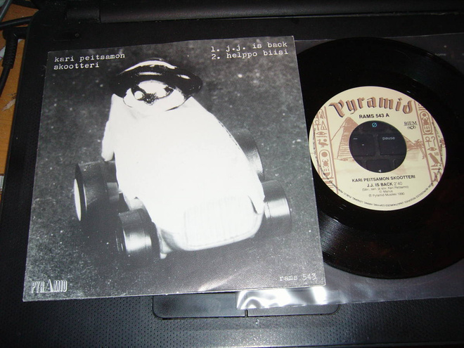 7" single : Kari Peitsamon Skootteri : J. J. is back ( SIS P