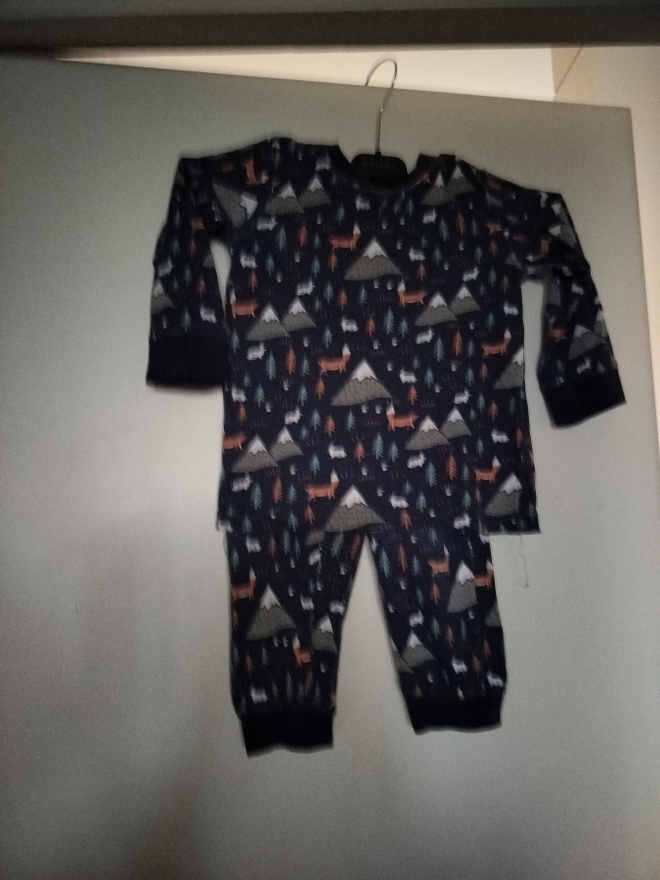 Poikien yöpuku/ kerrasto koko: 90