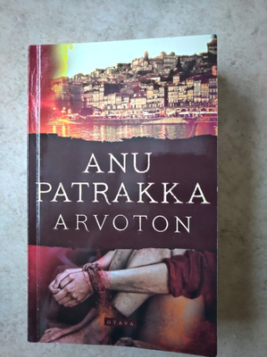 Anu Patrakka: Arvoton, nid.