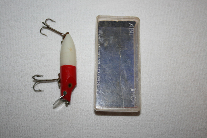 Abu Hi-LO 80mm 18g RH muovikotelossa