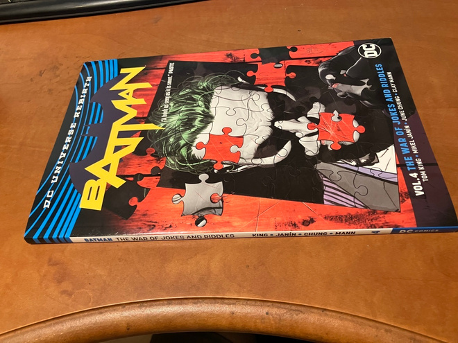 DC BATMAN THE WAR OF JOKES AND RIDDLES HYVÄ