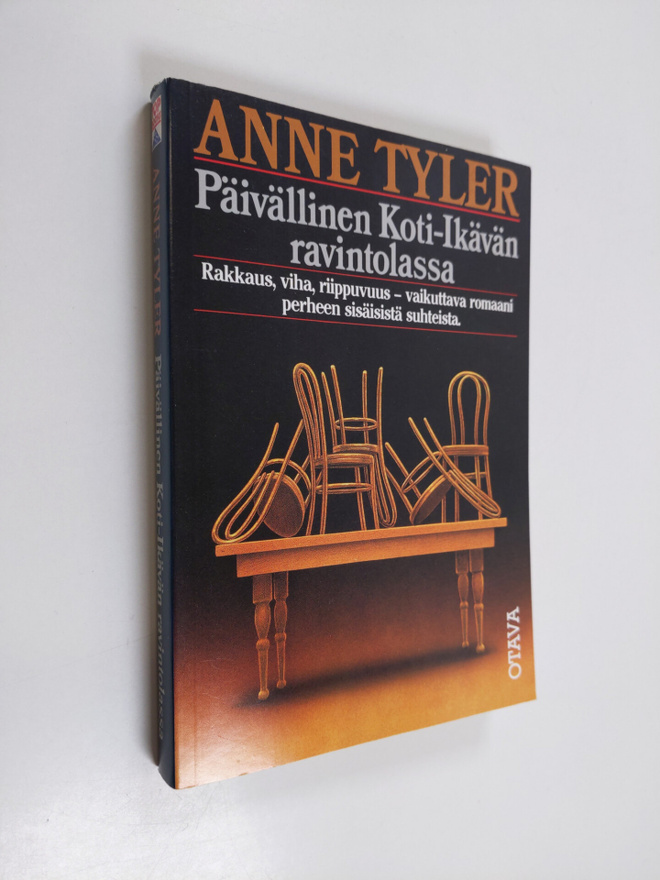 Anne Tyler : Päivällinen koti-ikävän ravintolassa