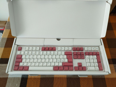 Varmilo VEA109 pelinäppäimistö (Cherry MX Silent Red)