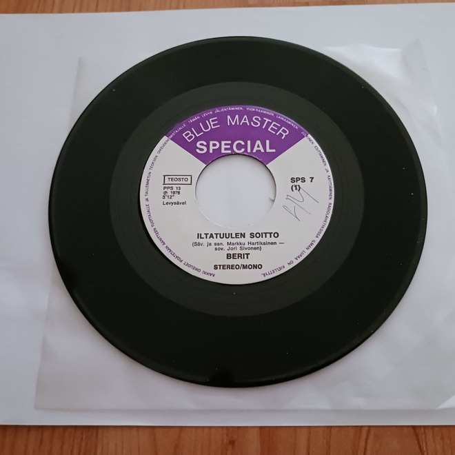 Berit – Iltatuulen Soitto 7" orig 1976 uusi mint