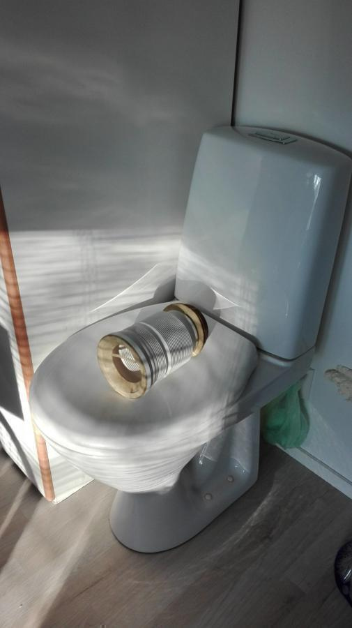 Vc istuin ido,seinälähdöllä,kakstoimihuutelu.Virheetön kunto