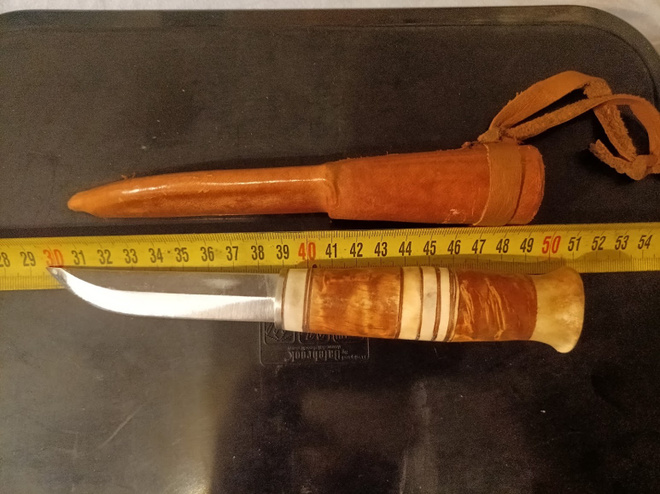 Erittäin näyttävä ja pitkäteräinen käsityöpuukko