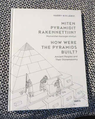 MITEN PYRAMIDIT RAKENNETTIIN?   Suomi / English
