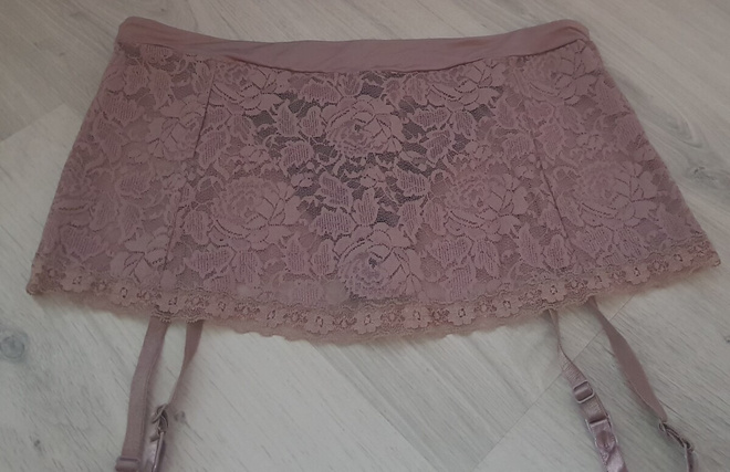 Roosat Underwear by Ellos Sukkanauhaliivit - koko 38 - 40
