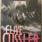 [Kirja] CLIVE CUSSLER: HYÖKYAALTO - pikkukuva 1