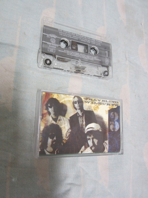 C-KASETTI Traveling Wilburys : 3 ( hienokunto )