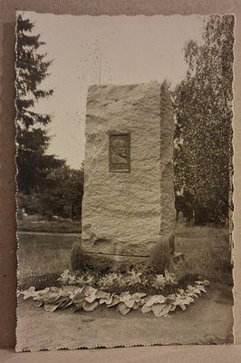 Iisalmi: J.Ahon hautapatsas * (1118)