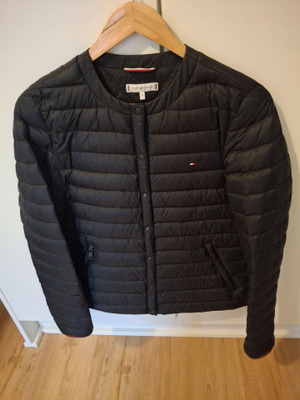 Tommy Hilfiger kevytuntuvatakki