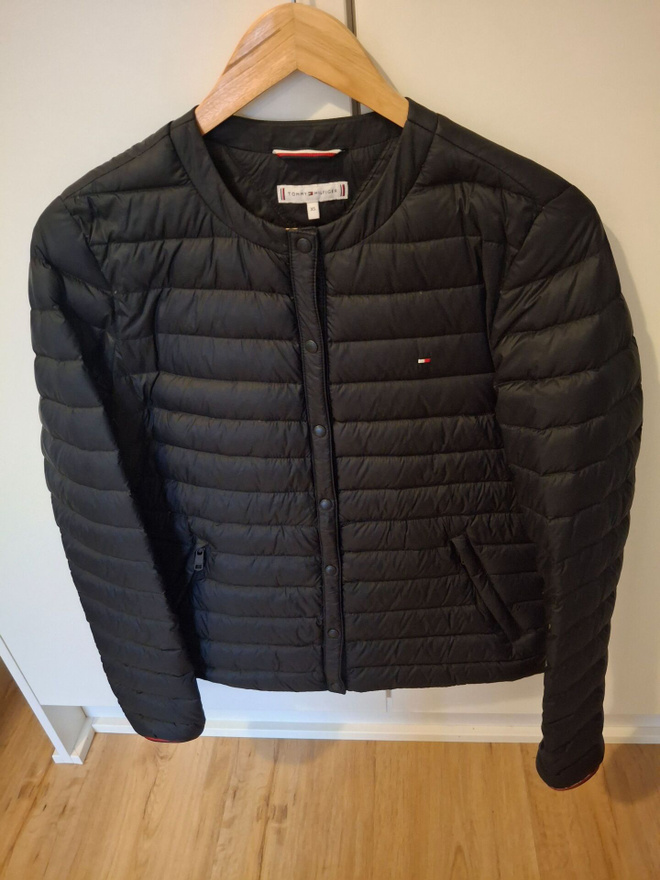 Tommy Hilfiger kevytuntuvatakki