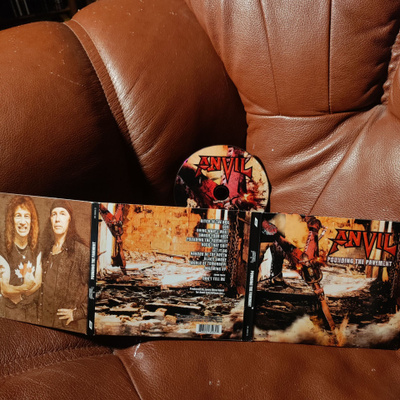 ANVIL -pounding the pavement CD.