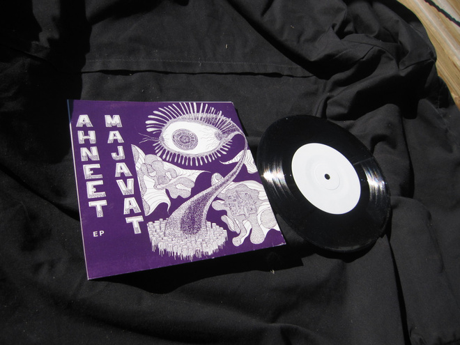 AHNEET MAJAVAT: Suljettu / Ilkeä mies