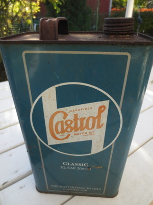 Vanha Peltikanisteri, Castrol Motor Oil