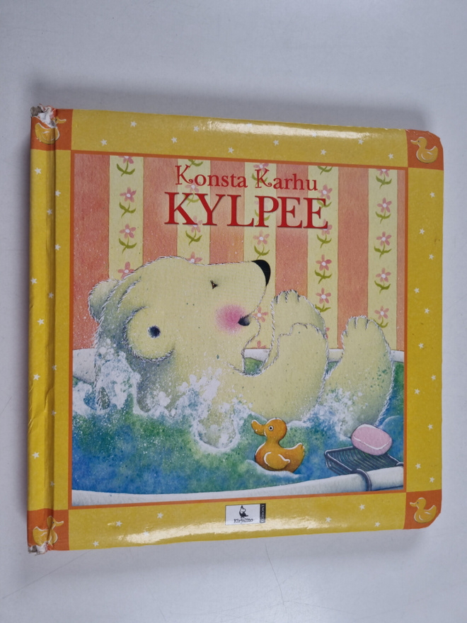 Tracey Moroney : Konsta Karhu kylpee