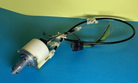 LÄMMITYSLAITTEEN   SÄÄTÖKATKAISIN  MERCEDES  W124