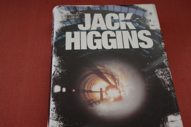 Jack Higgins: Käärmeenpesä (2010)
