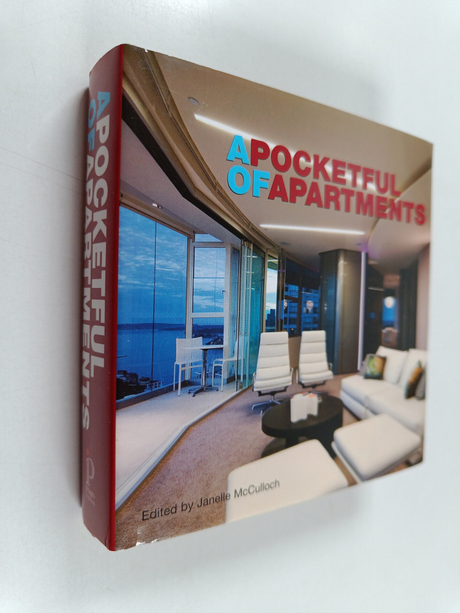 Janelle McCulloch : A Pocketful of Apartments