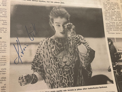 Katarina Witt nimikirjoitus lehtikuvassa