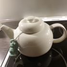 Valkoinen teekannu (Tea for Two-mallinen) + teekuula - pikkukuva 1