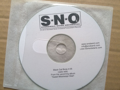 SNO - Black Cat Bone CDS