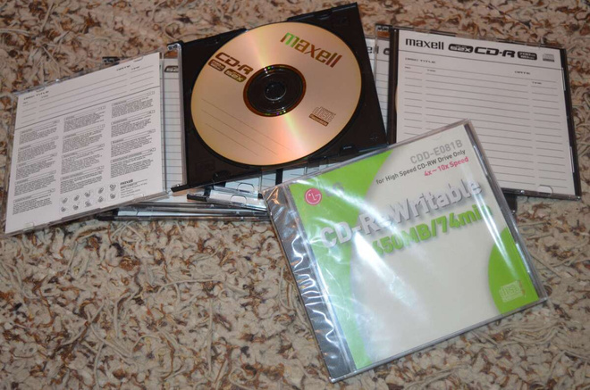 Läjä Maxell CD-R levyjä