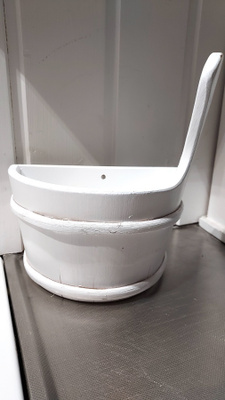 KIVA PUINEN KUKKATELINE SEINÄLLE