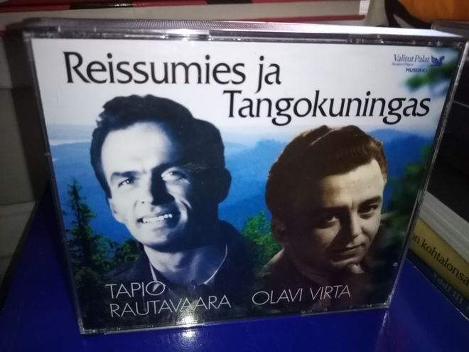 4CD Reissumies ja tangokuningas ( SIS POSTIKULU)
