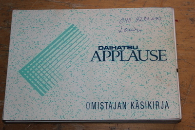 Daihatsu Applause käyttöohjekirja