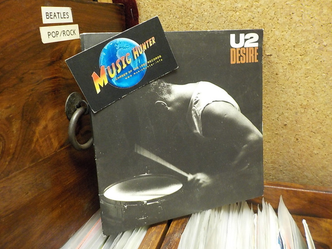 U2 - DESIRE / HALLELUJAH HERE SHE COMES EX-/EX- 7"
