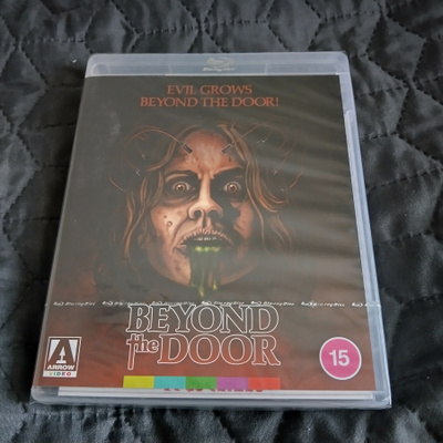 Beyond The Door Blu-ray **muoveissa**