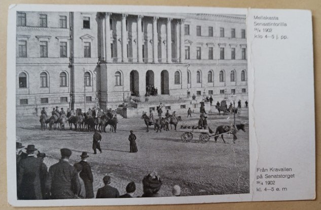Helsinki, Mellakasta Senaatintorilla 1902, kasakat valvovat
