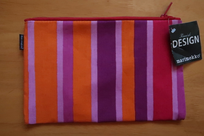 MARIMEKKO KOSMETIIKKALAUKKU UUSI !