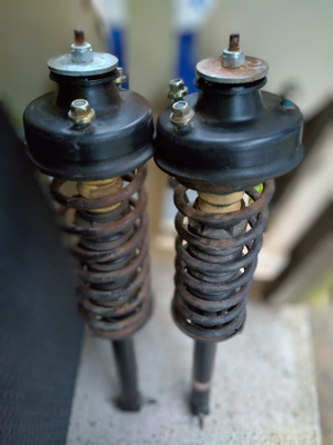 *** Joustintuet * Taakse * Ford Escort 1.4 ***