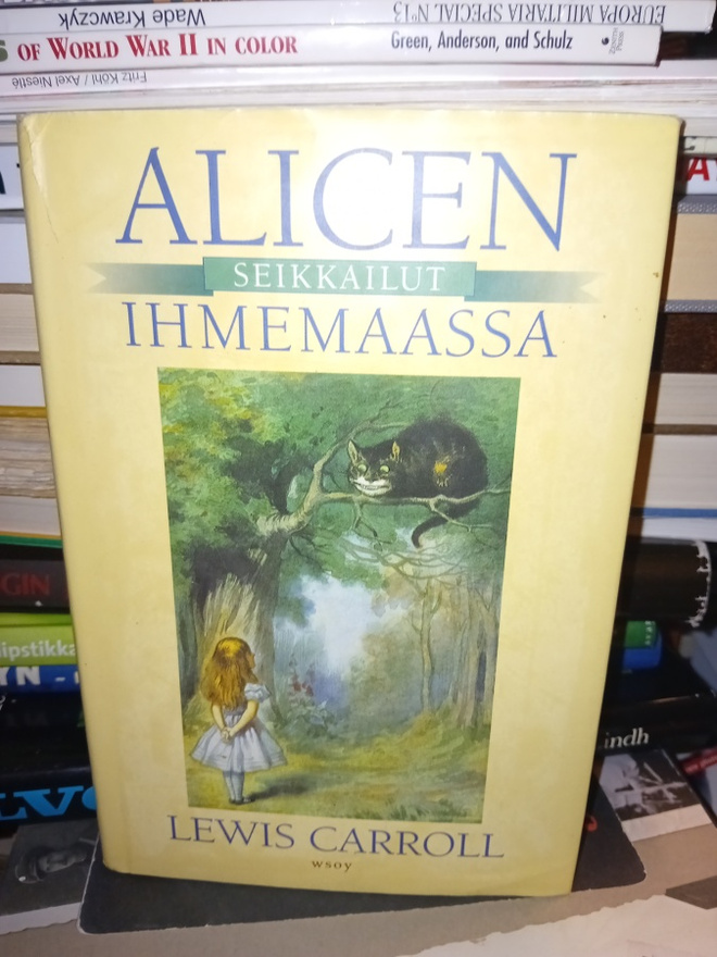 Carroll:  Alicen seikkailut ihmemaassa ( SIS POSTIKULU)