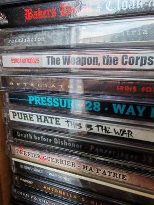 26 CD:n RAC/Oi! jne MYSTERY BOX!