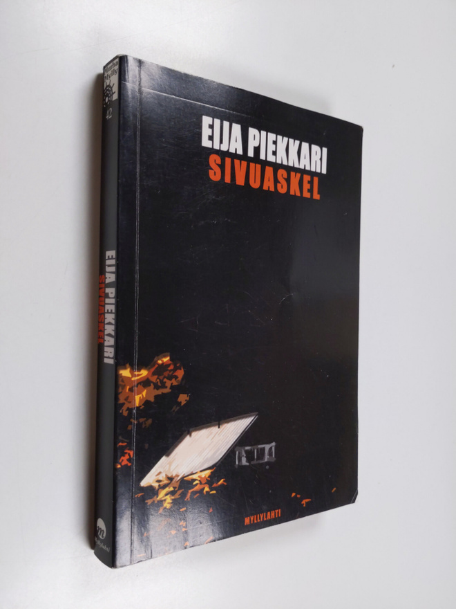 Eija Piekkari : Sivuaskel