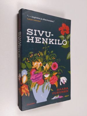 Saara Turunen : Sivuhenkilö
