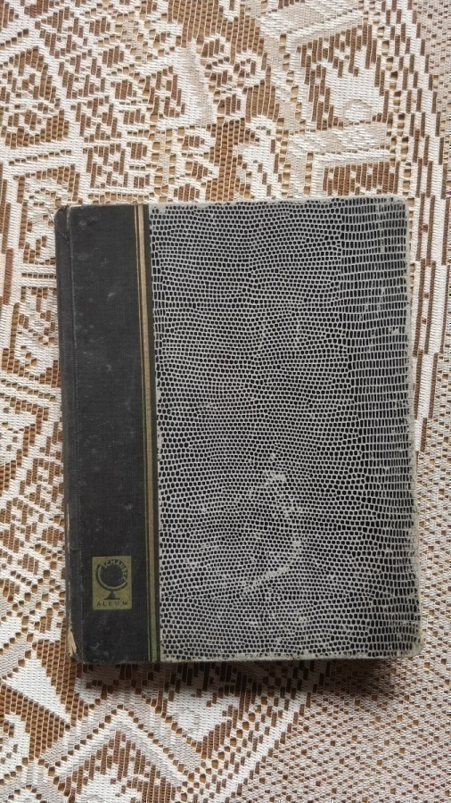 Kolmannen valtakunnan postimerkit albumissa (196 kpl)