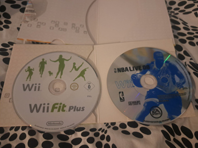 Wii fit plus peli ja nba live 08